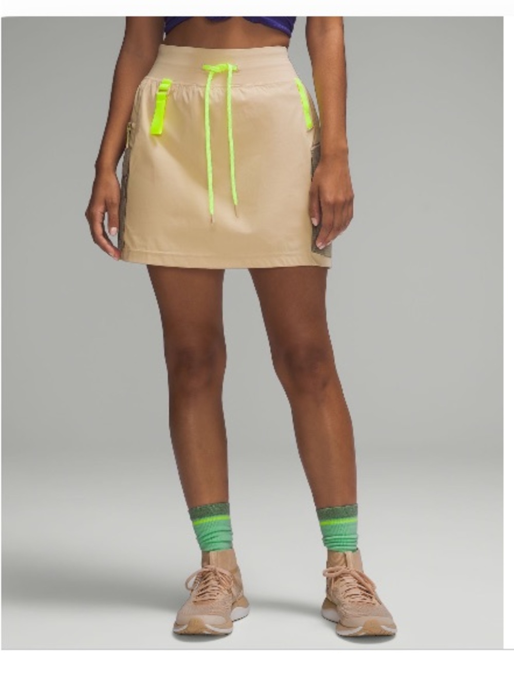 Lululemon High-waisted hiking cargo skirt with multiple pockets, size 4